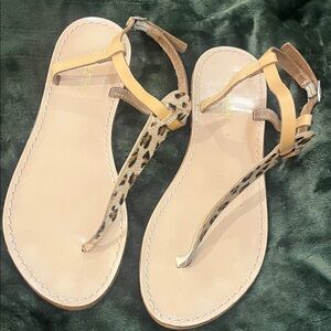 Sophia Milano size 8 thong buckle leather Made in Italy sandals animal print